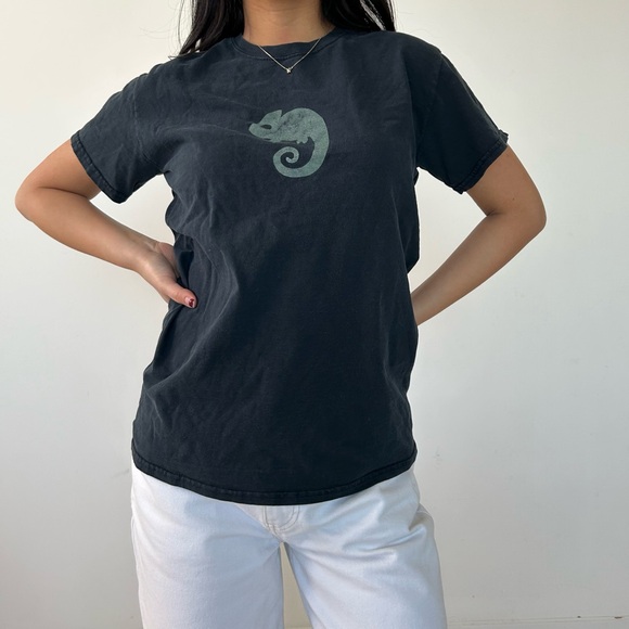 Gildan Black Graphic Tee - Small - Picture 4 of 5